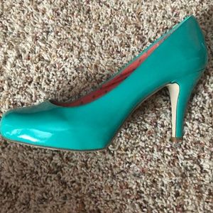 Teal pumps